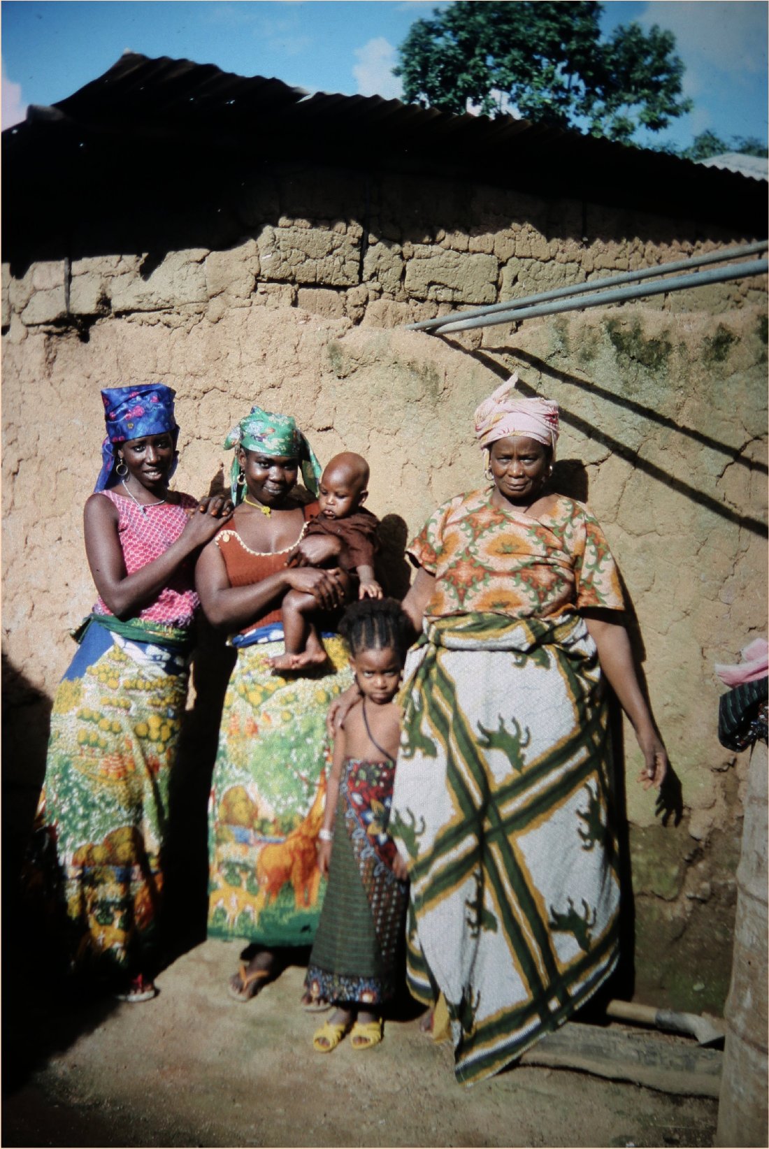 femme aux boucles d'oreille